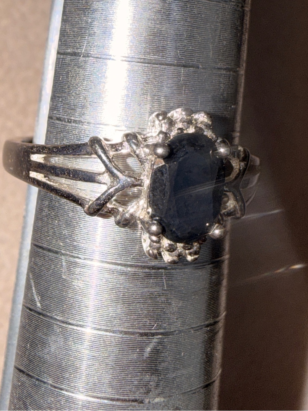 VTG Black Sapphire Ring - Size 7 - Picture 13 of 16